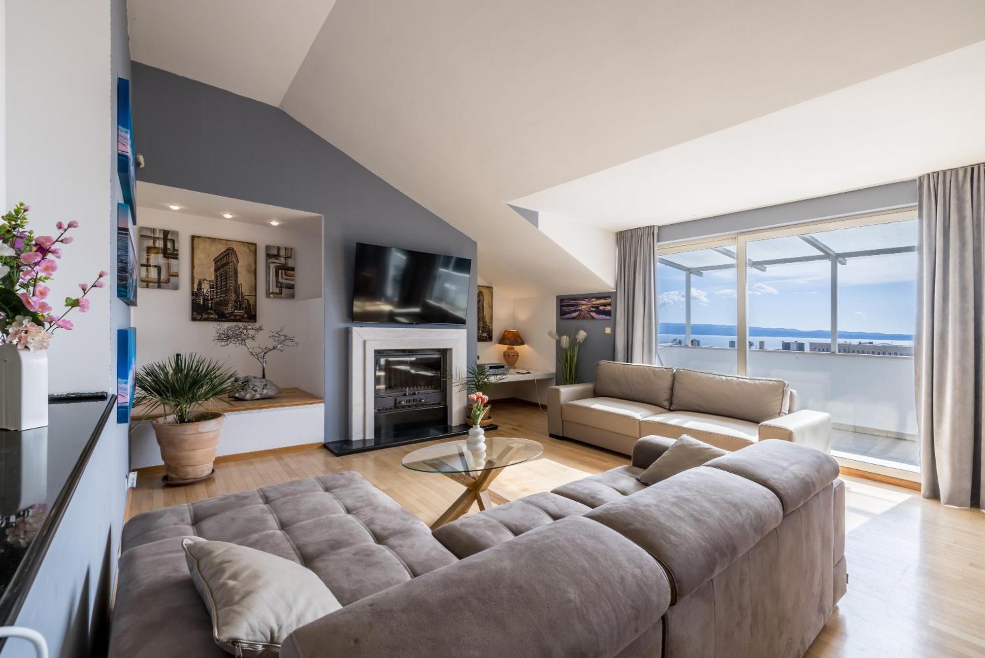 Urban Utopia Penthouse With Private Parking Split Exterior photo