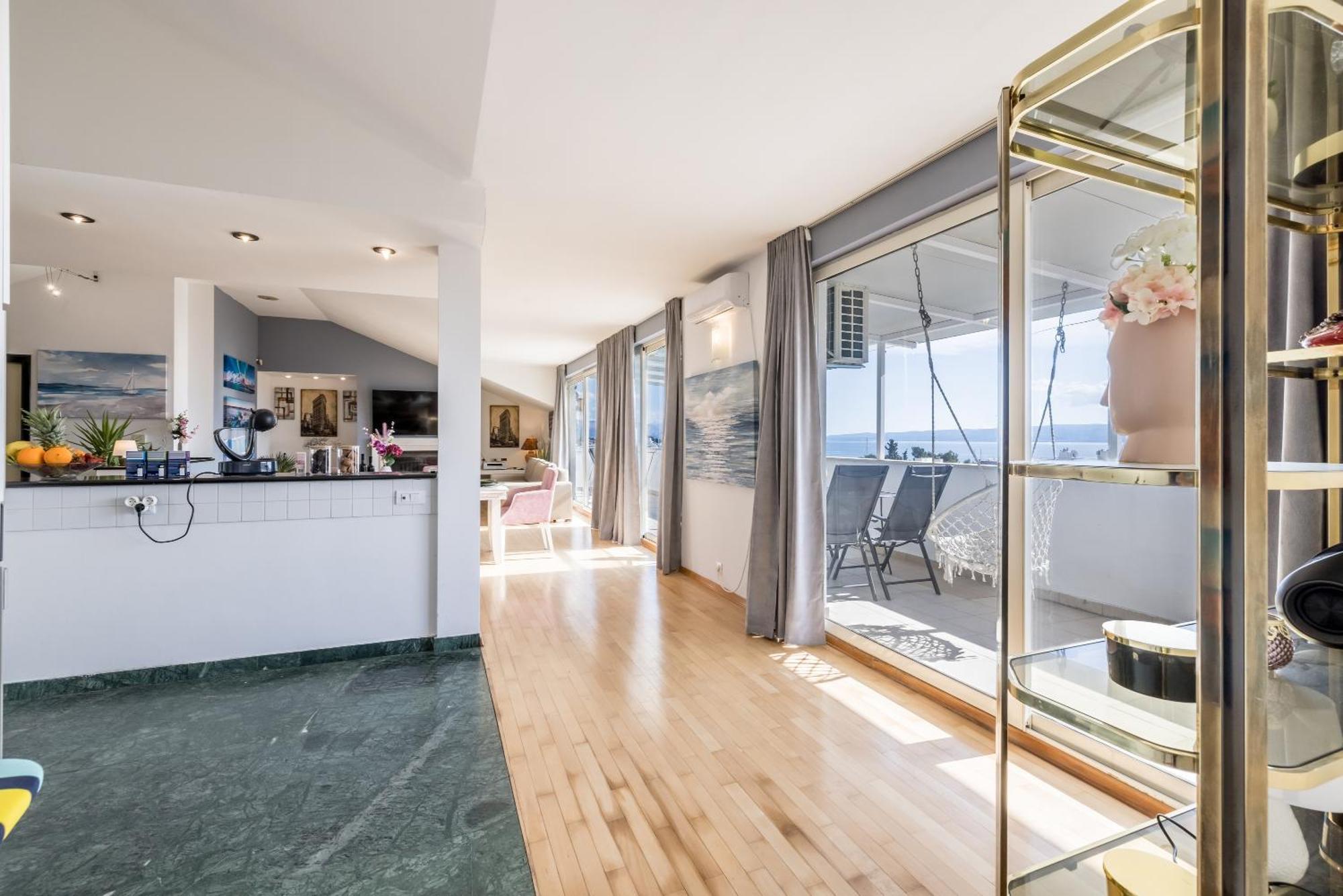 Urban Utopia Penthouse With Private Parking Split Exterior photo