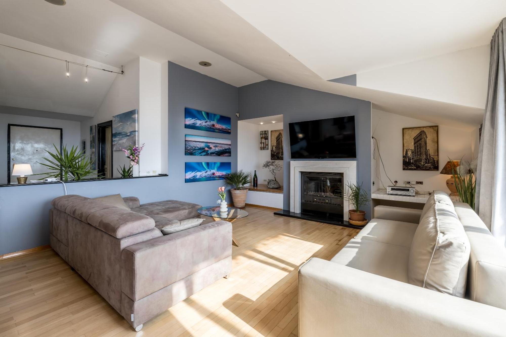 Urban Utopia Penthouse With Private Parking Split Exterior photo